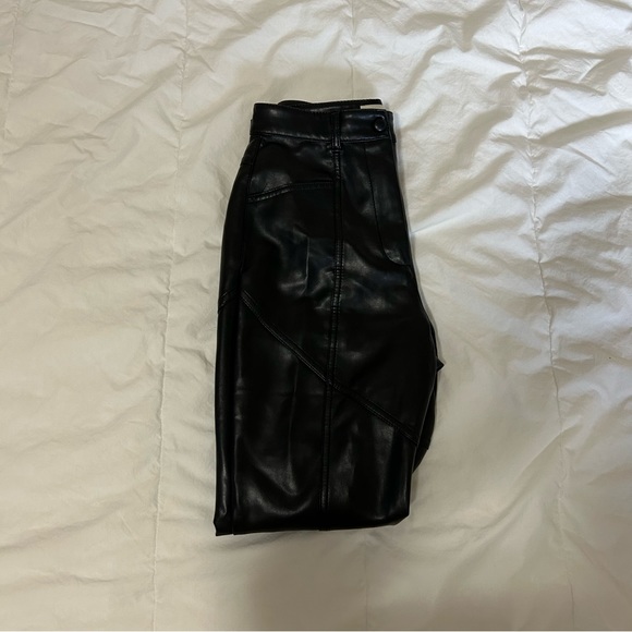 ARITZIA, Wilfred — Rebel Pant (leather pants) - Picture 2 of 5